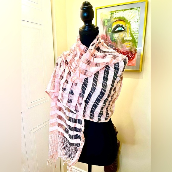 🆕🆒💕  Tunisian pashmina, delicate design & knotted fringe 💕✨ - Picture 3 of 8